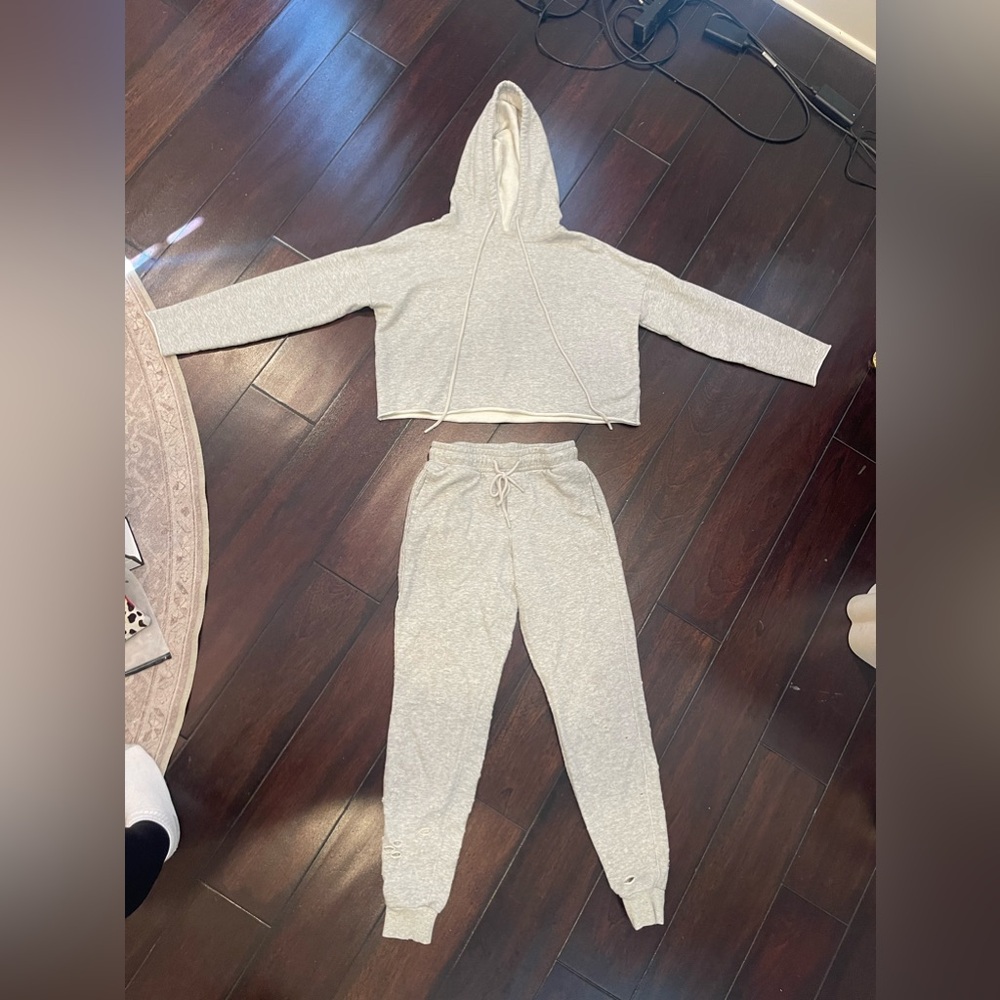 Alo Distressed Sweat Set